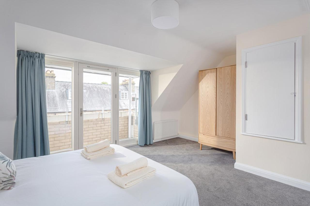 3 Bedroom Jesus Green Townhouse With Parking CBG Extérieur photo